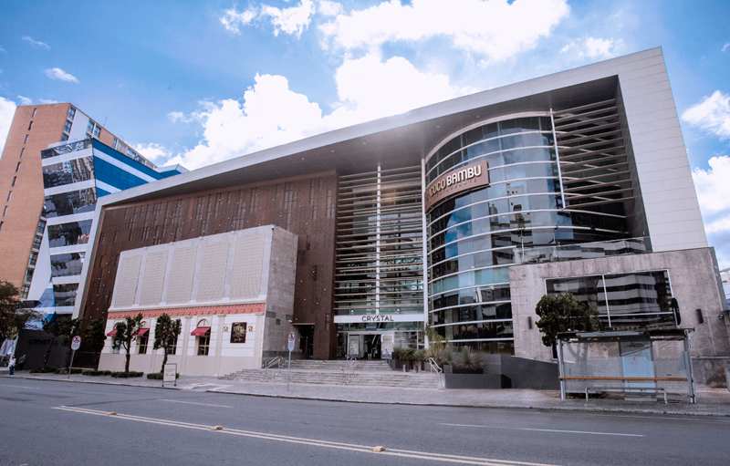 Fachada do Shopping Crystal, onde fica o Batel Convention Hall, em Curitiba